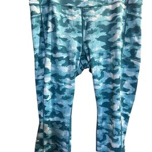 Women’s Capri Camouflage Leggings